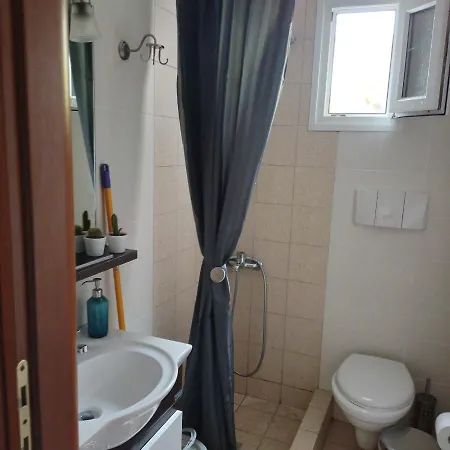 House * Paralia Dionysiou